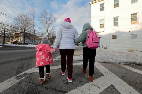 Courts Decide Opposing White House on Deporting Guatemalan Minors and Venezuelan Nationals